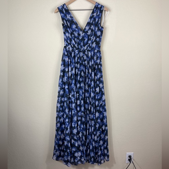 ML Monique Lhuilier Melanie Sleeveless Floral V Neck Pleated Gown Blue Size 4 - Picture 4 of 7